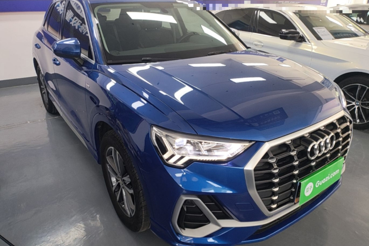 Audi Q3 2021 car image #6