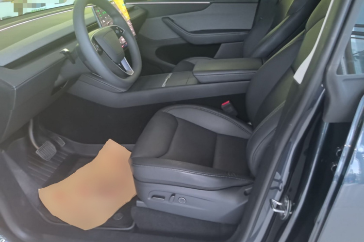 Tesla Model Y 2025 #15 Tesla Model Y 2025 car image #15
