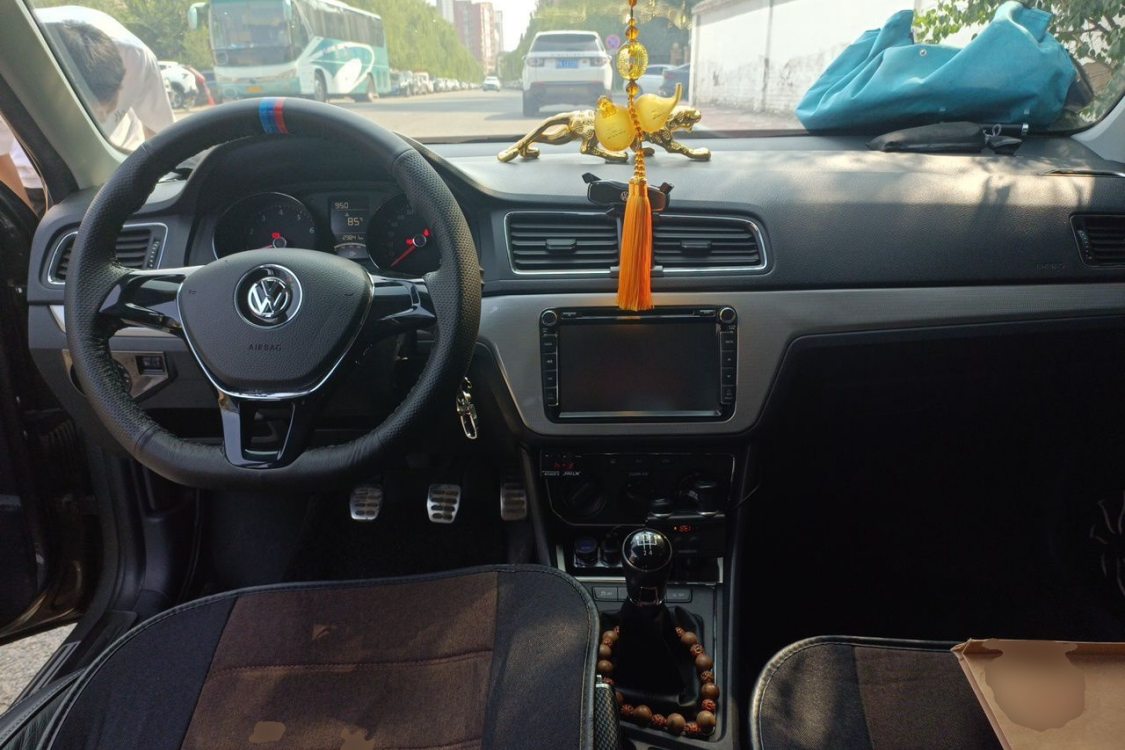 Volkswagen Lavida 2015 car image #23