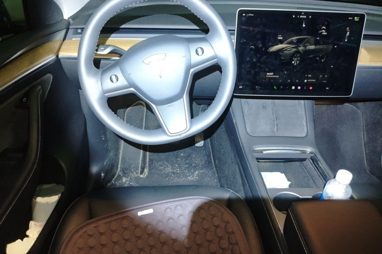 Tesla Model Y 2022 #15 Tesla Model Y 2022 car image #15