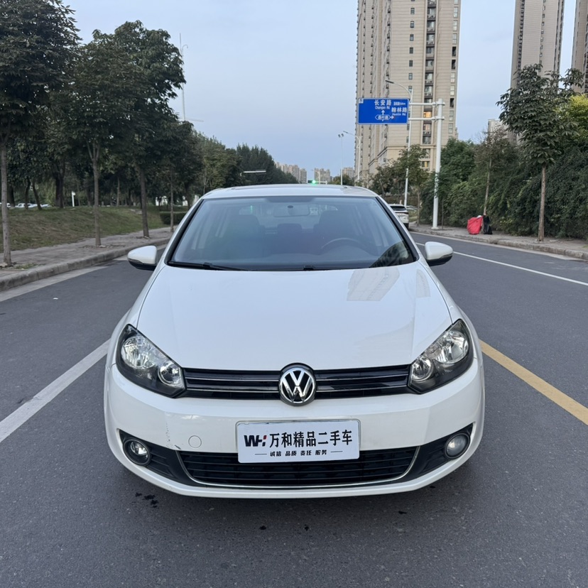 Volkswagen Golf 2013 car image #2