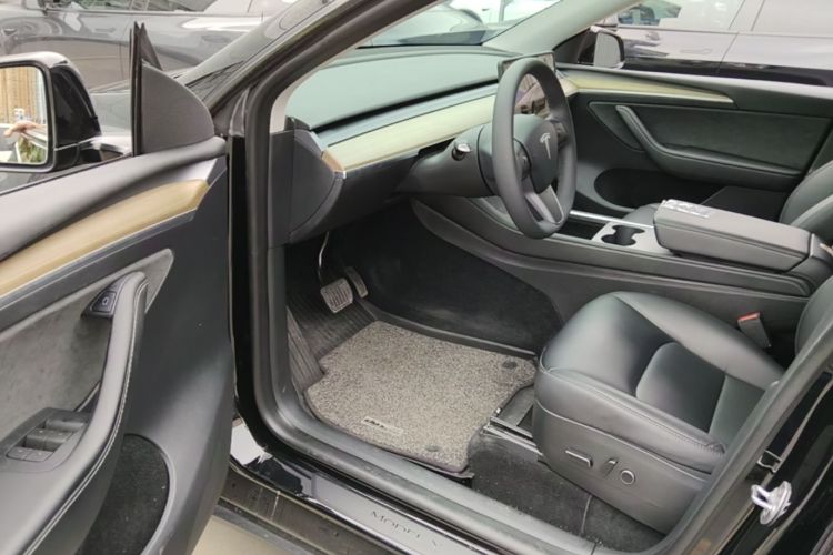 Tesla Model Y 2022 #16 Tesla Model Y 2022 car image #16