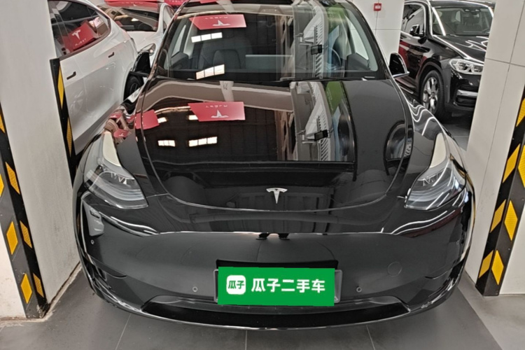 Tesla Model Y 2023 #3 Tesla Model Y 2023 car image #3