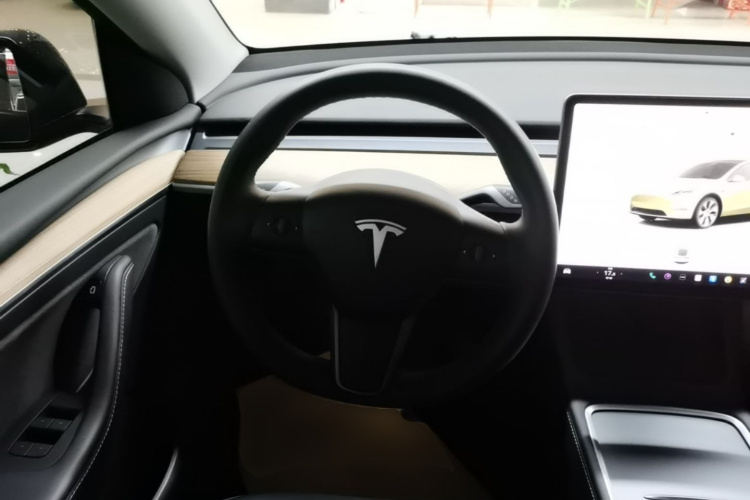 Tesla Model Y 2022 #15 Tesla Model Y 2022 immagine di auto #15