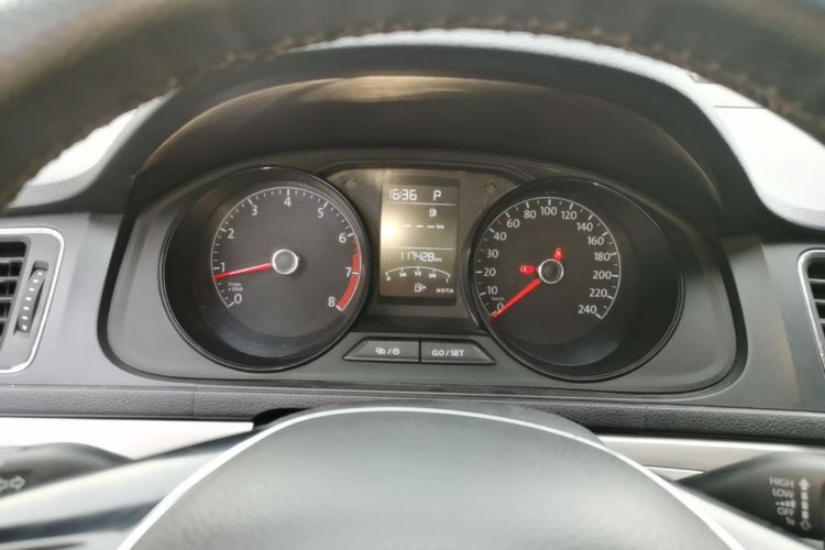 Volkswagen Lavida 2018 car image #12