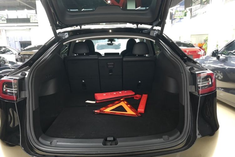 Tesla Model Y 2022 #19 Tesla Model Y 2022 car image #19