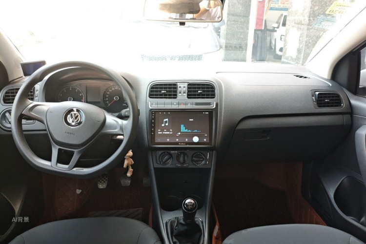 Volkswagen Polo 2018 car image #11