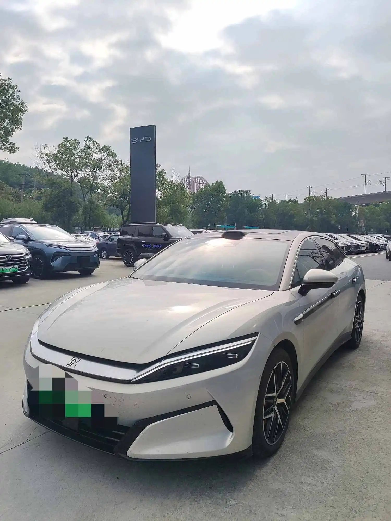 BYD HanL 2025 car image 