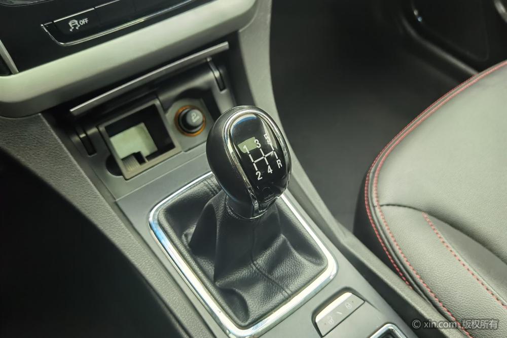 GEELY Emgrand 2015 #15 GEELY Emgrand 2015 car image #15