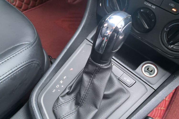 Volkswagen Lavida 2017 car image #14