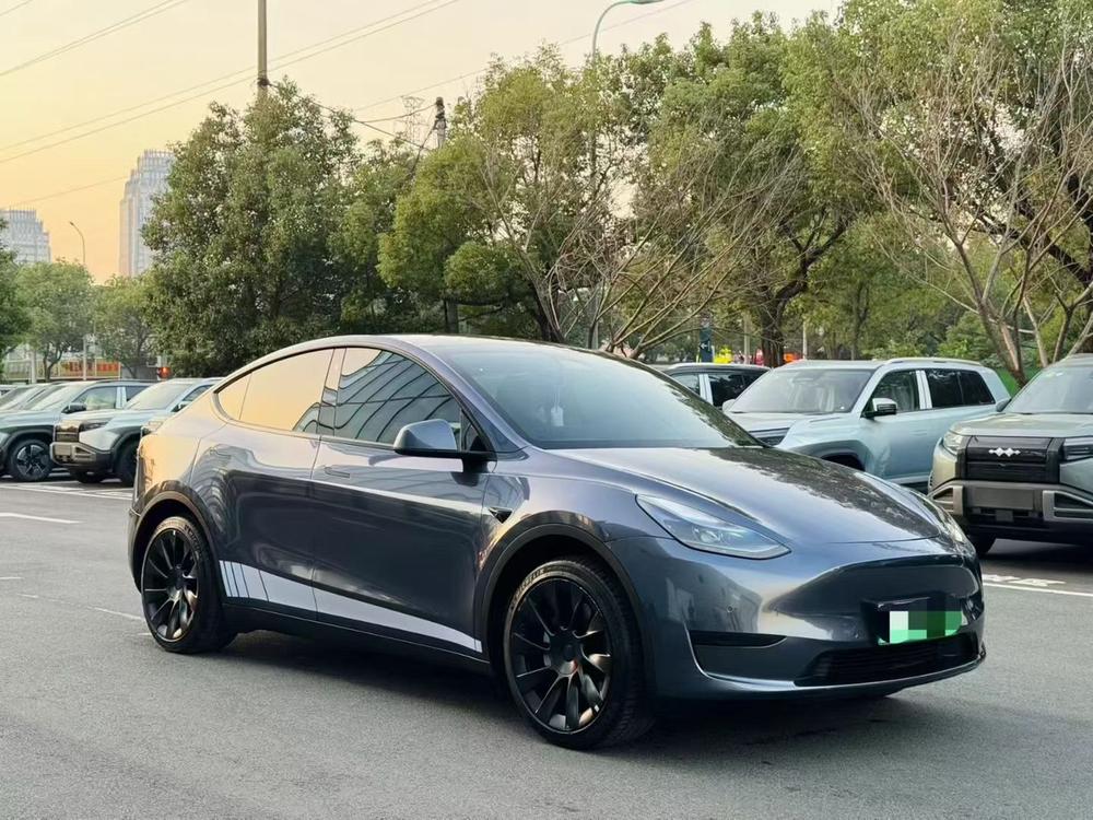 Tesla Model Y 2024 #3 Tesla Model Y 2024 car image #3
