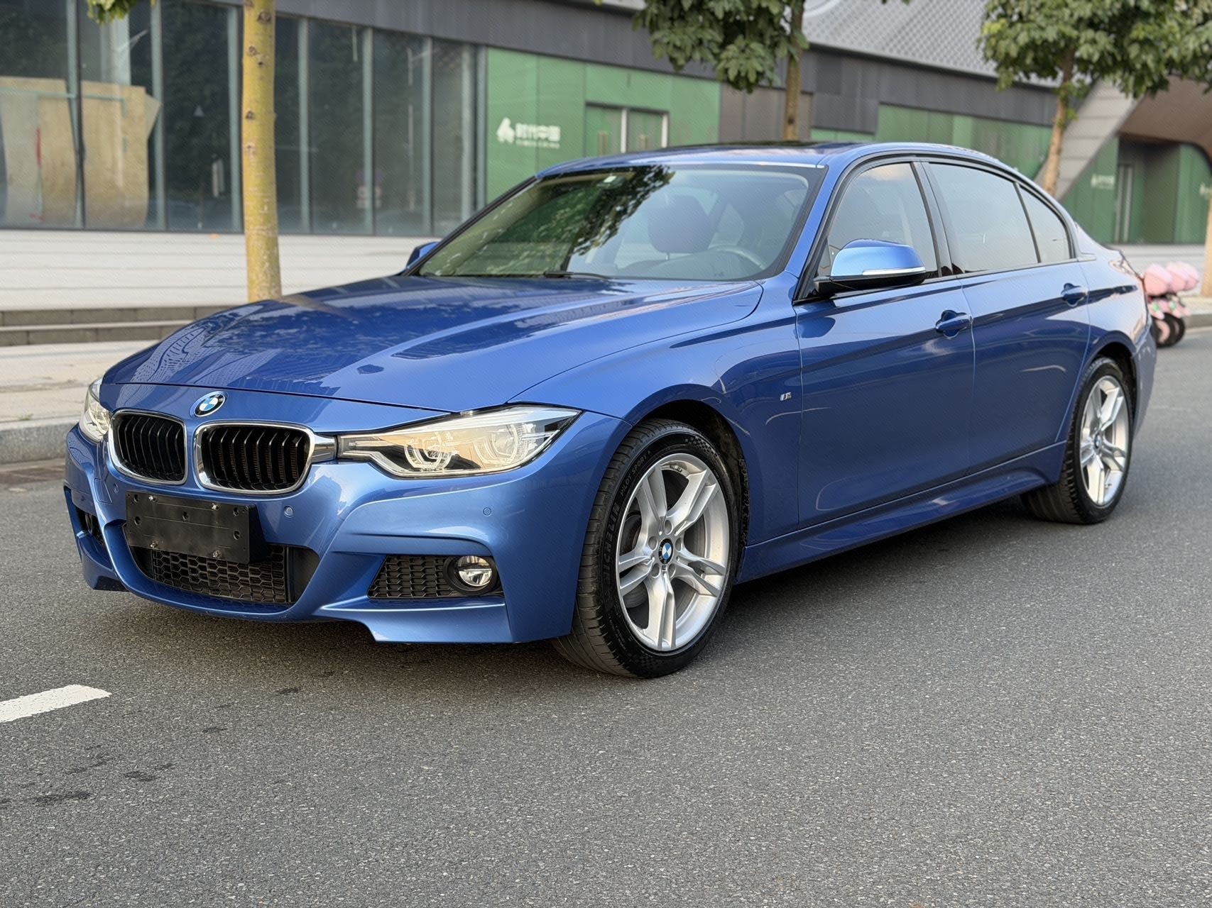 BMW 3 Series 2018 car image 