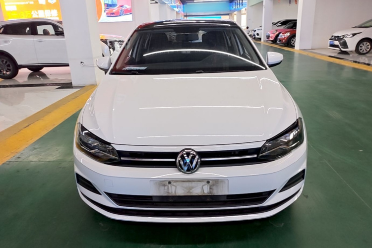 Volkswagen Polo 2020 car image #3