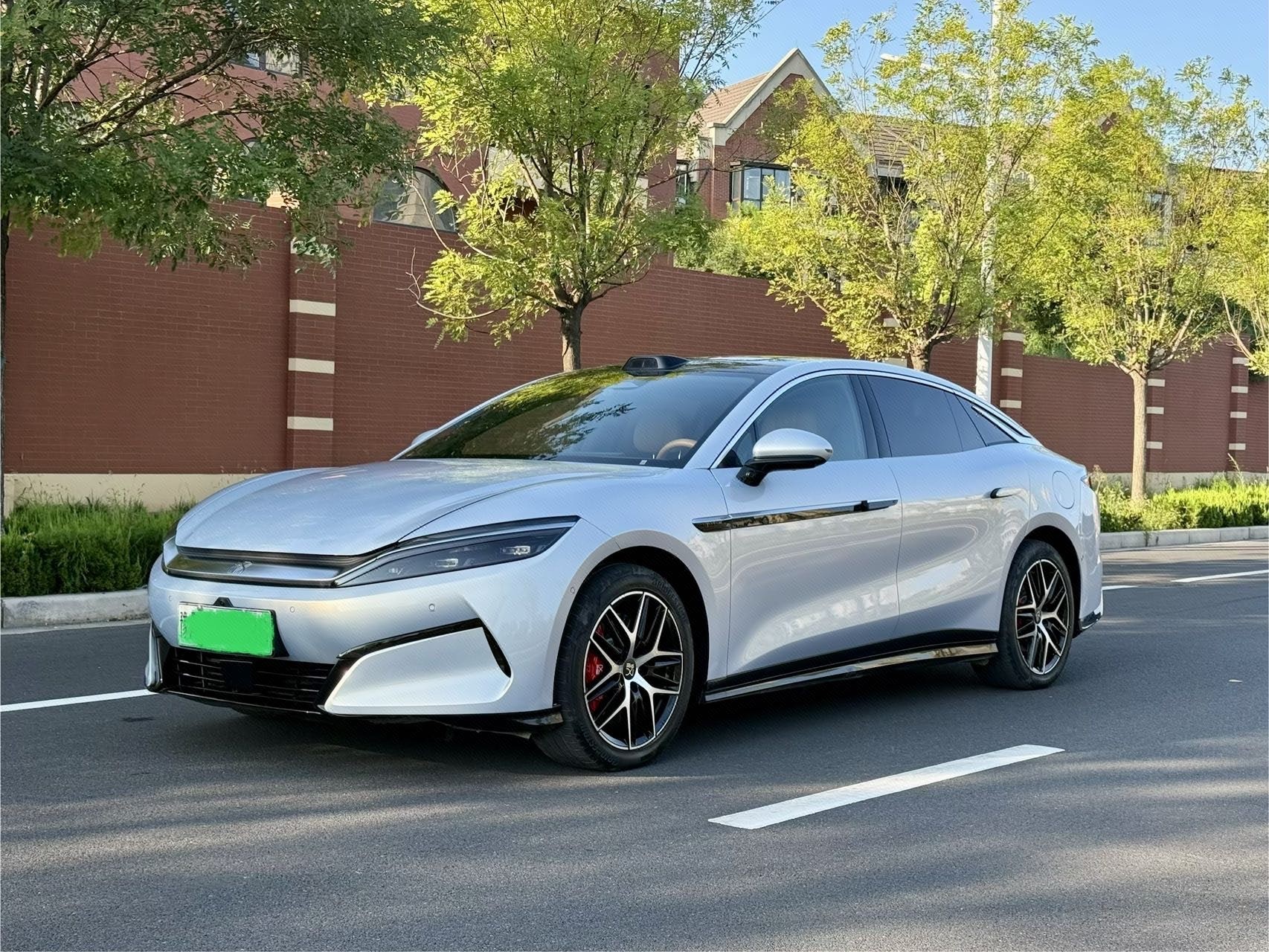 BYD HanL 2025 BYD HanL 2025 car image