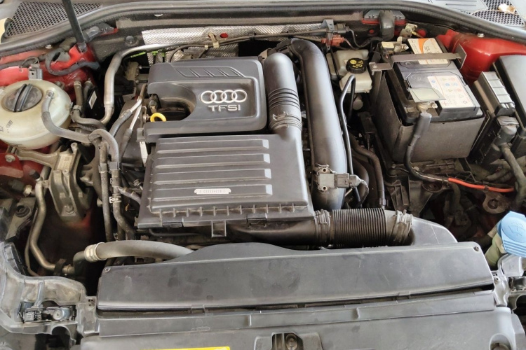 Audi A3 2018 car image #22