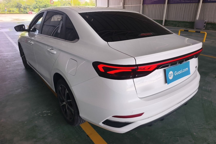 GEELY Emgrand 2021 car image #5