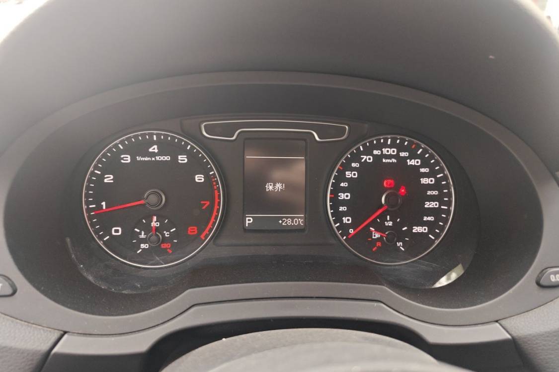 Audi Q3 2015 #24 Audi Q3 2015 car image #24