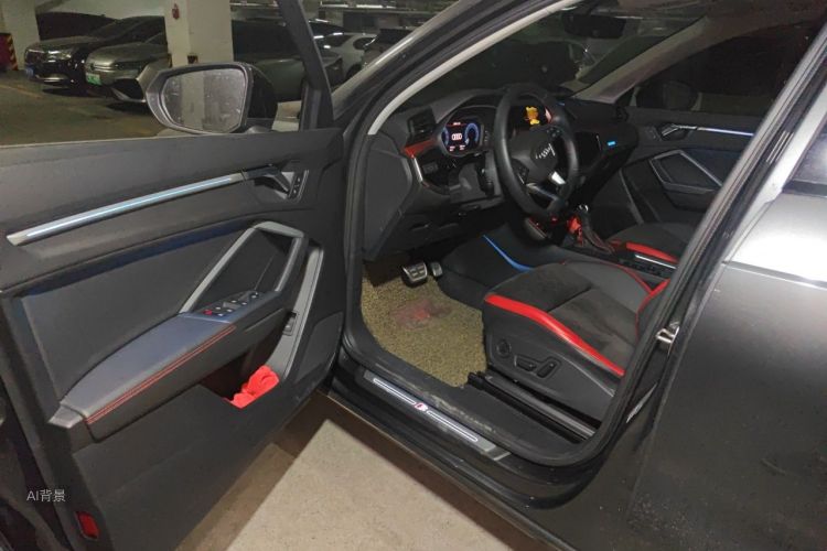 Audi Q3 2020 car image #18
