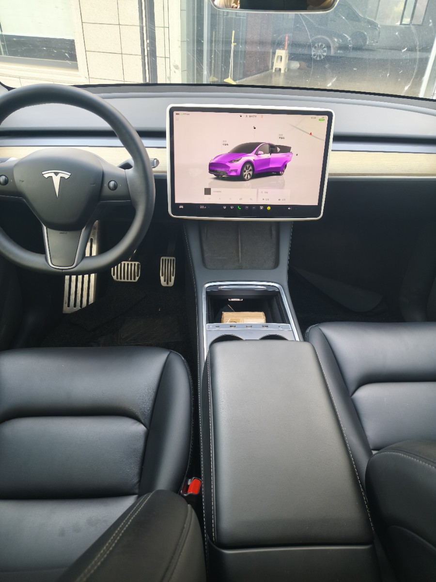 Tesla Model Y 2023 #5 Tesla Model Y 2023 car image #5