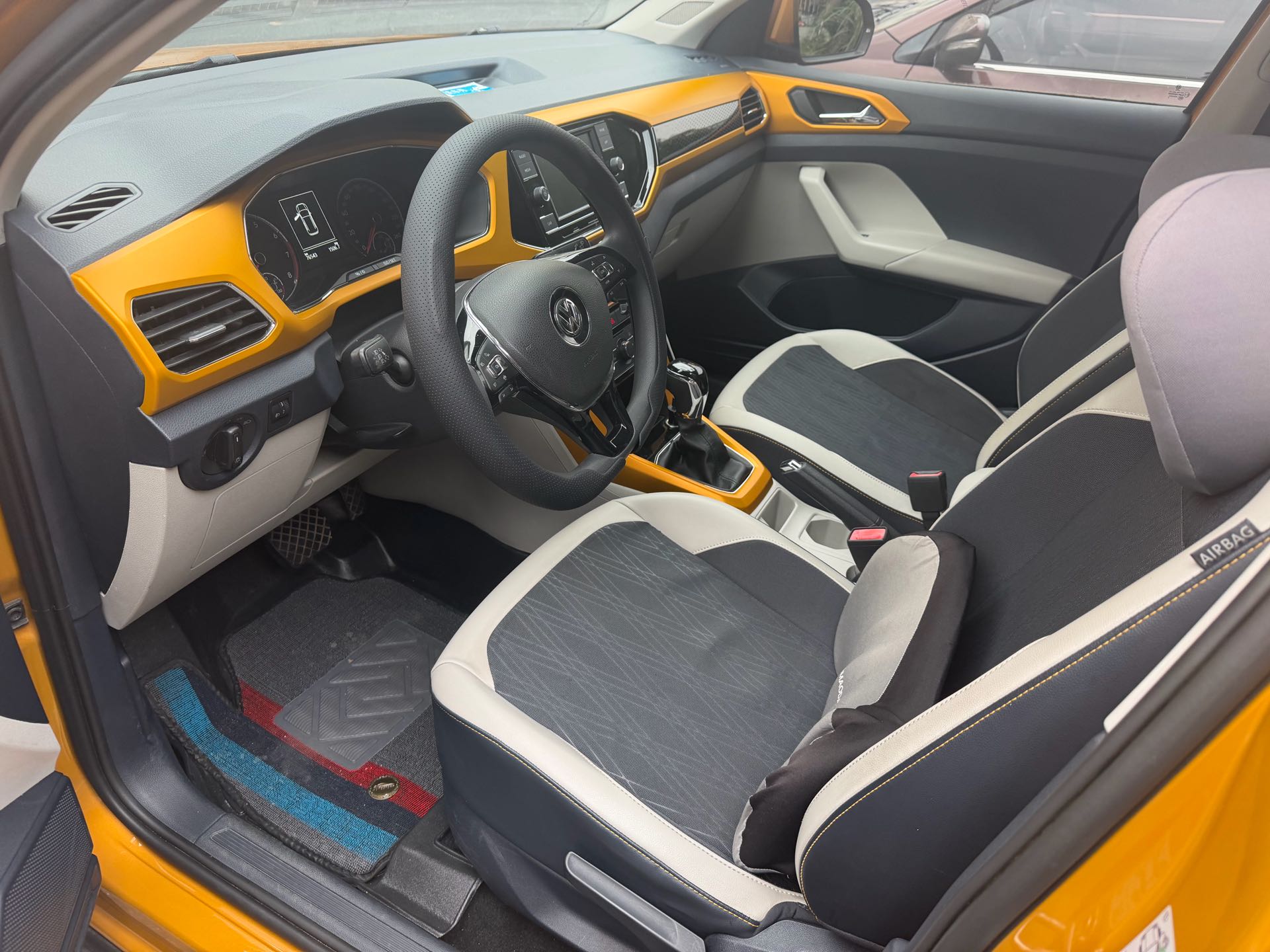 Volkswagen T-Cross 2019 #4 Volkswagen T-Cross 2019 car image #4