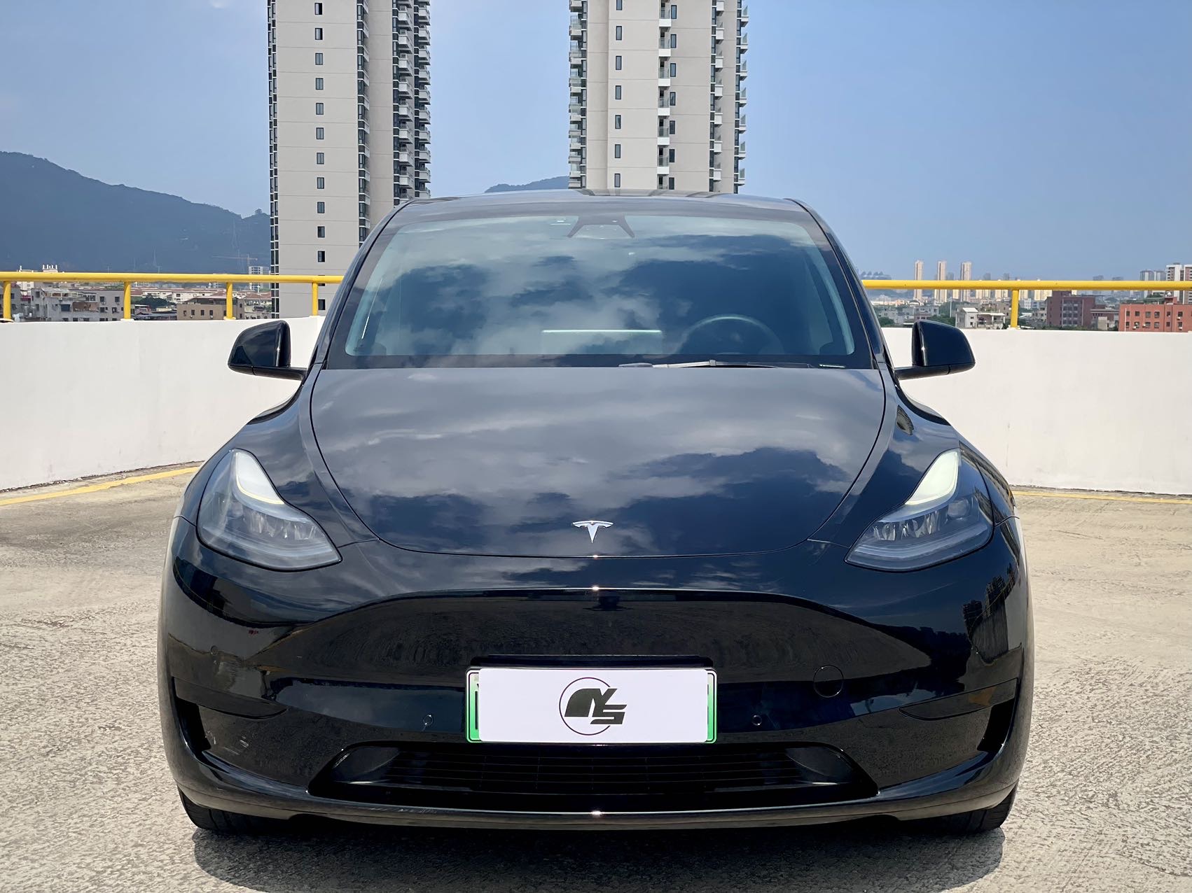 Tesla Model Y 2023 #2 Tesla Model Y 2023 car image #2