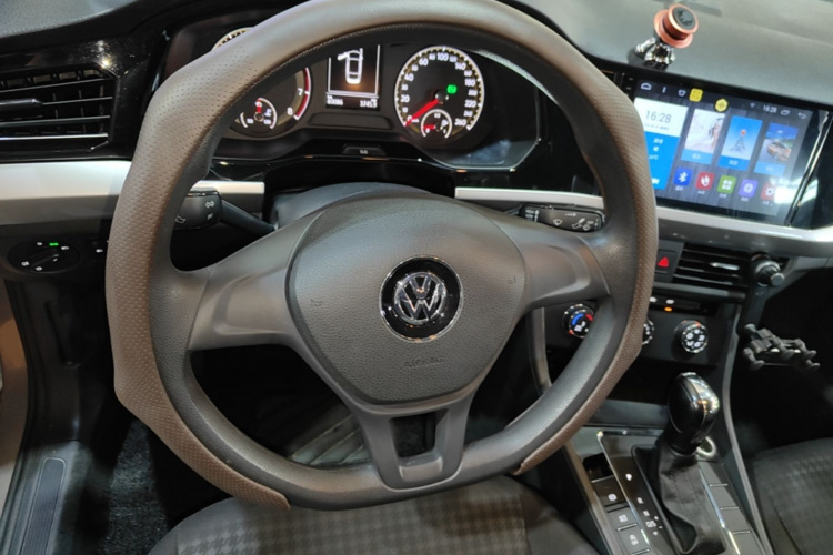 Volkswagen Bora 2019 car image #11