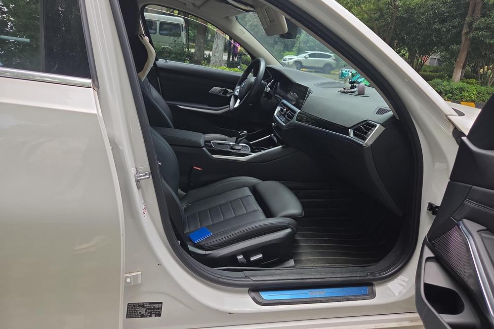 BMW 3 Series 2019 #7 BMW 3 Series 2019 car image #7