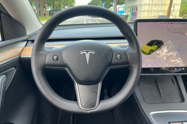 Tesla Model Y 2021 #6 Tesla Model Y 2021 immagine di auto #6