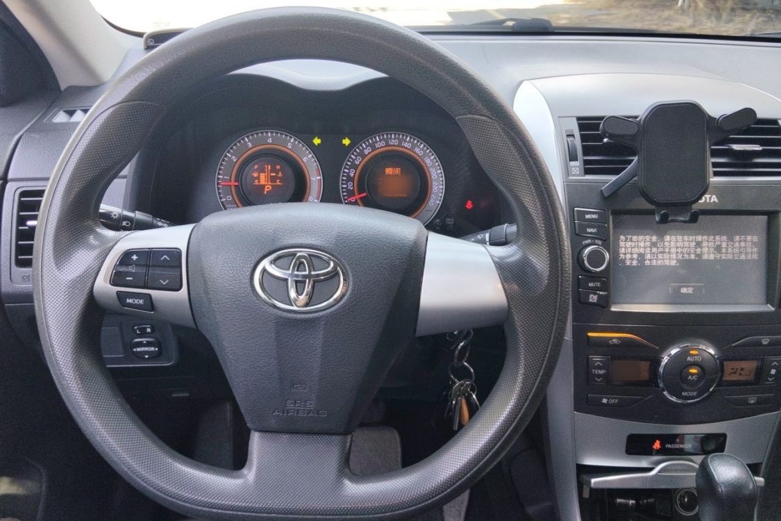 Toyota Corolla 2013 #22 Toyota Corolla 2013 car image #22