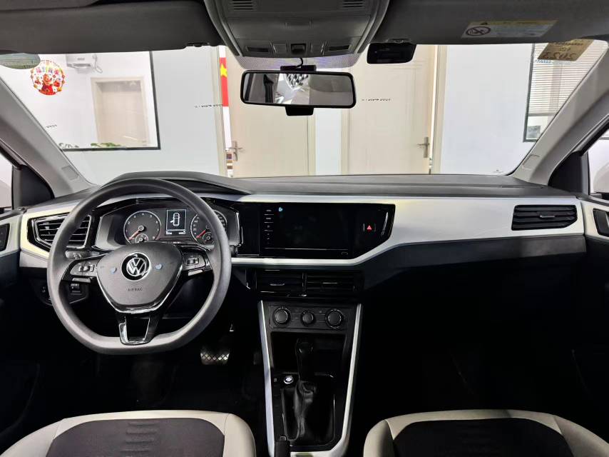 Volkswagen Polo 2021 car image #4