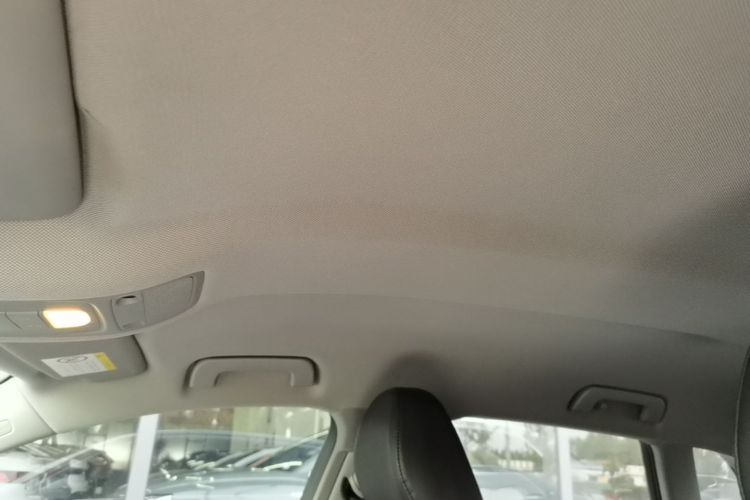Audi A3 2018 car image #18