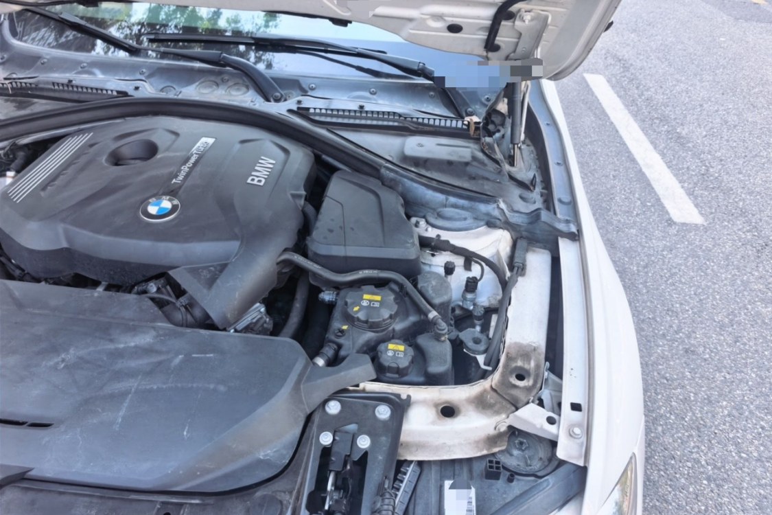BMW 3 Series 2018 car image #13