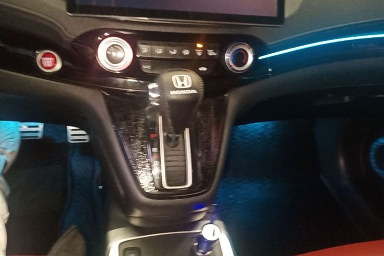 Honda CR-V 2016 immagine di auto #14
