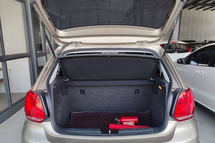 Volkswagen Polo 2016 #19 Volkswagen Polo 2016 car image #19