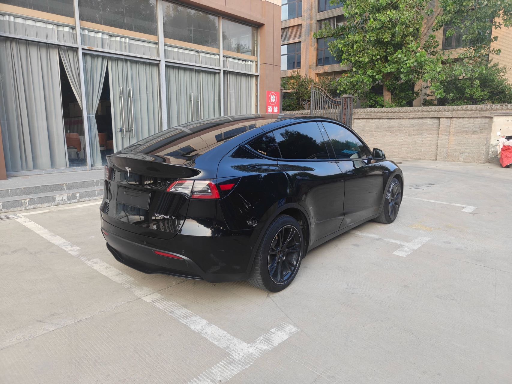 Tesla Model Y 2022 изображение автомобиля #8