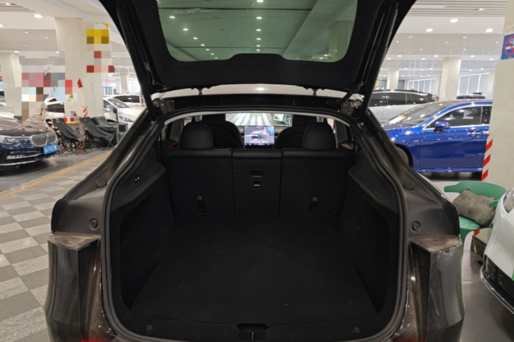 Tesla Model Y 2025 #19 Tesla Model Y 2025 car image #19