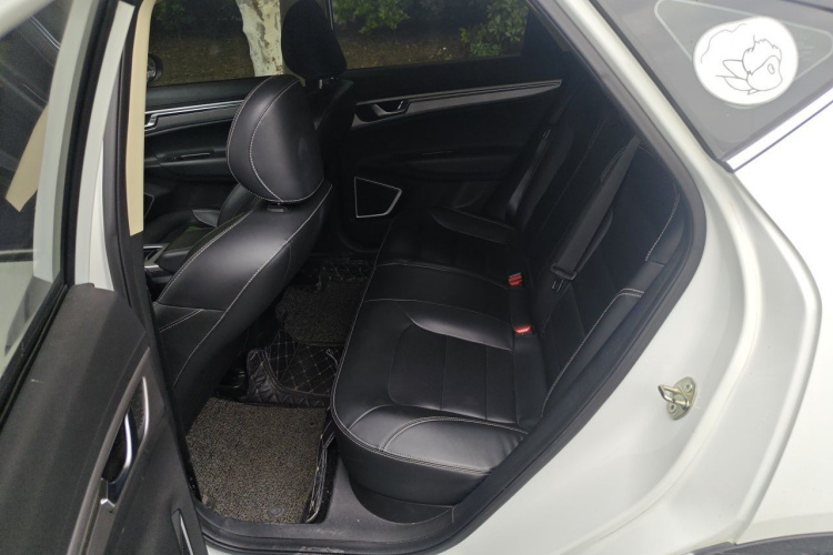 GEELY Emgrand GS 2019 car image #10