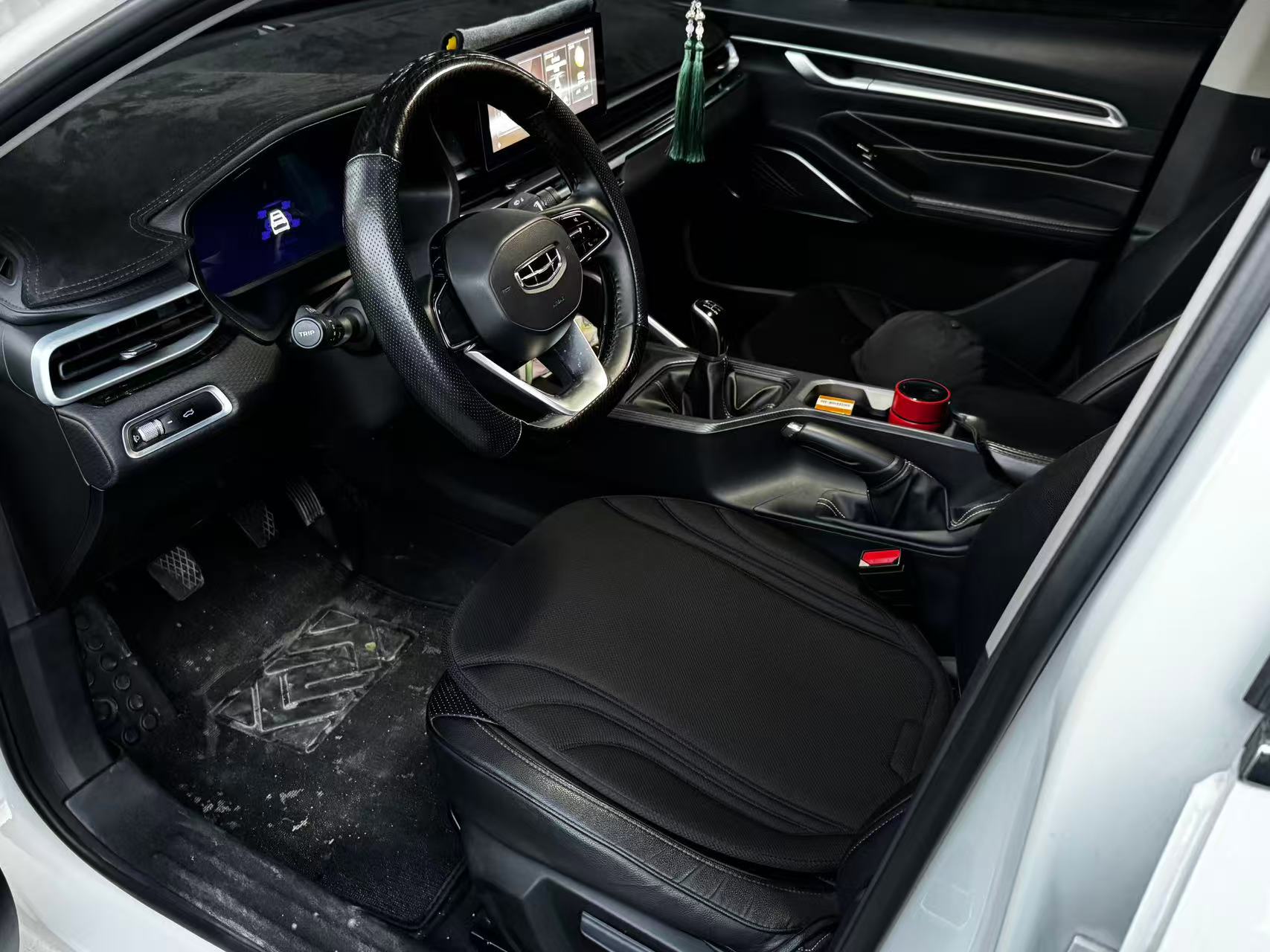 GEELY Emgrand 2021 #3 GEELY Emgrand 2021 car image #3