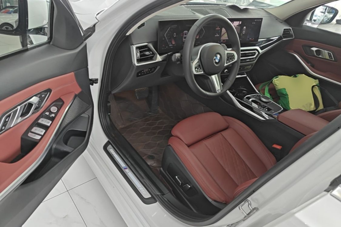 BMW 3 Series 2024 #12 BMW 3 Series 2024 immagine di auto #12