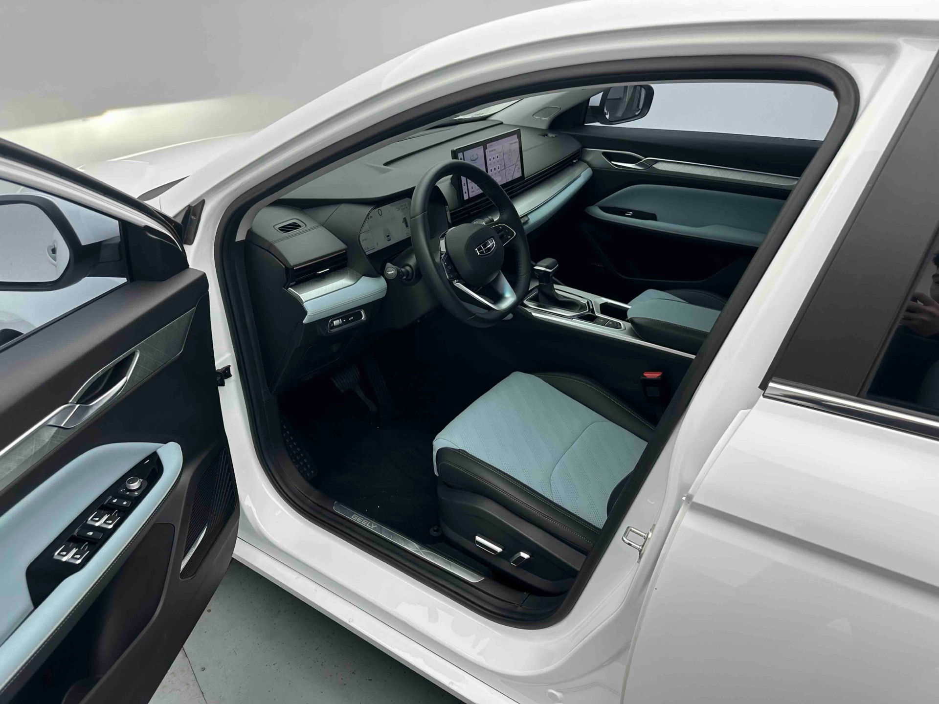 GEELY Emgrand L 2024 car image #5