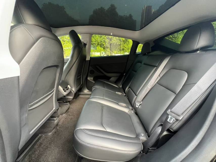 Tesla Model Y 2022 car image #9
