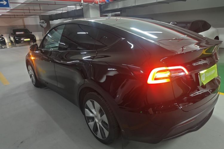 Tesla Model Y 2021 #5 Tesla Model Y 2021 immagine di auto #5