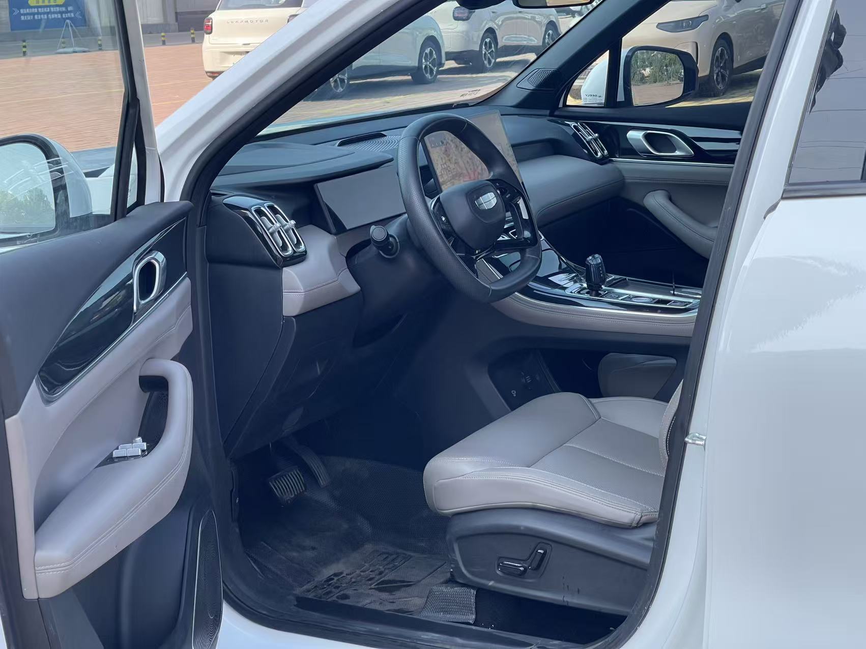 GEELY Boyue L 2025 car image #4