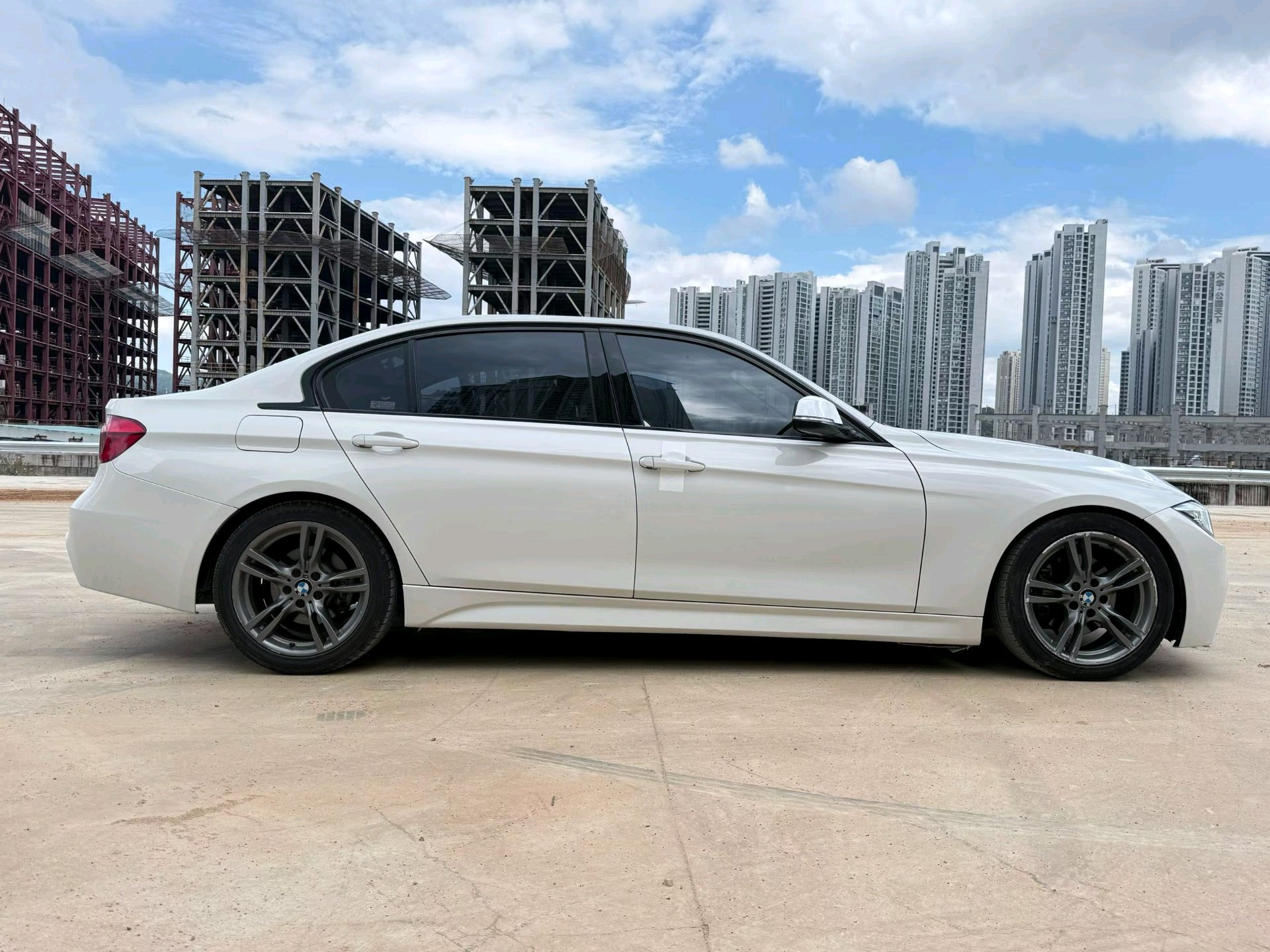 BMW 3 Series 2018 #4 BMW 3 Series 2018 car image #4