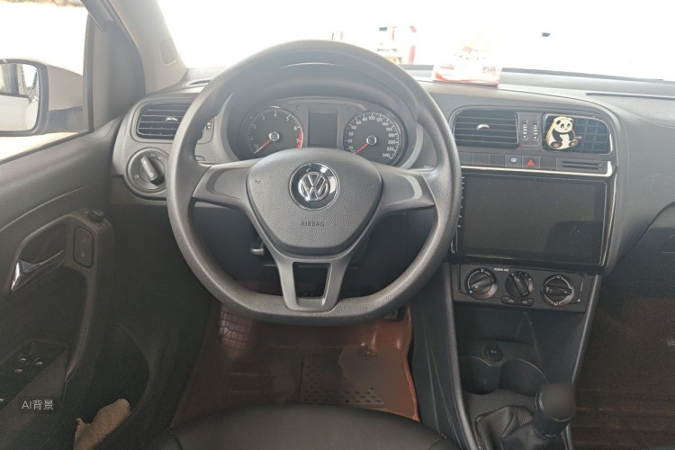Volkswagen Polo 2018 car image #12