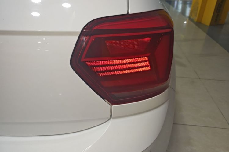 Volkswagen Polo 2023 car image #8