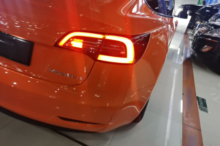 Tesla Model 3 2023 car image #8