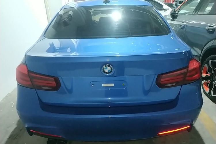 BMW 3 Series 2019 car image #6