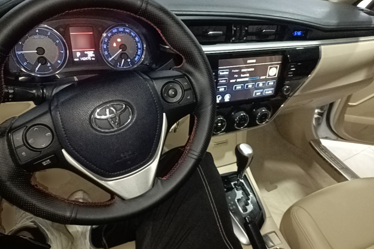 Toyota Corolla 2015 car image #11