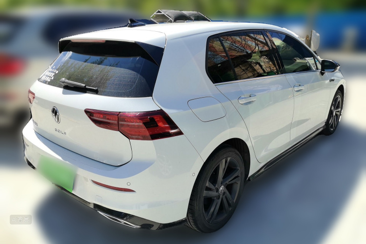 Volkswagen Golf 2022 car image #7